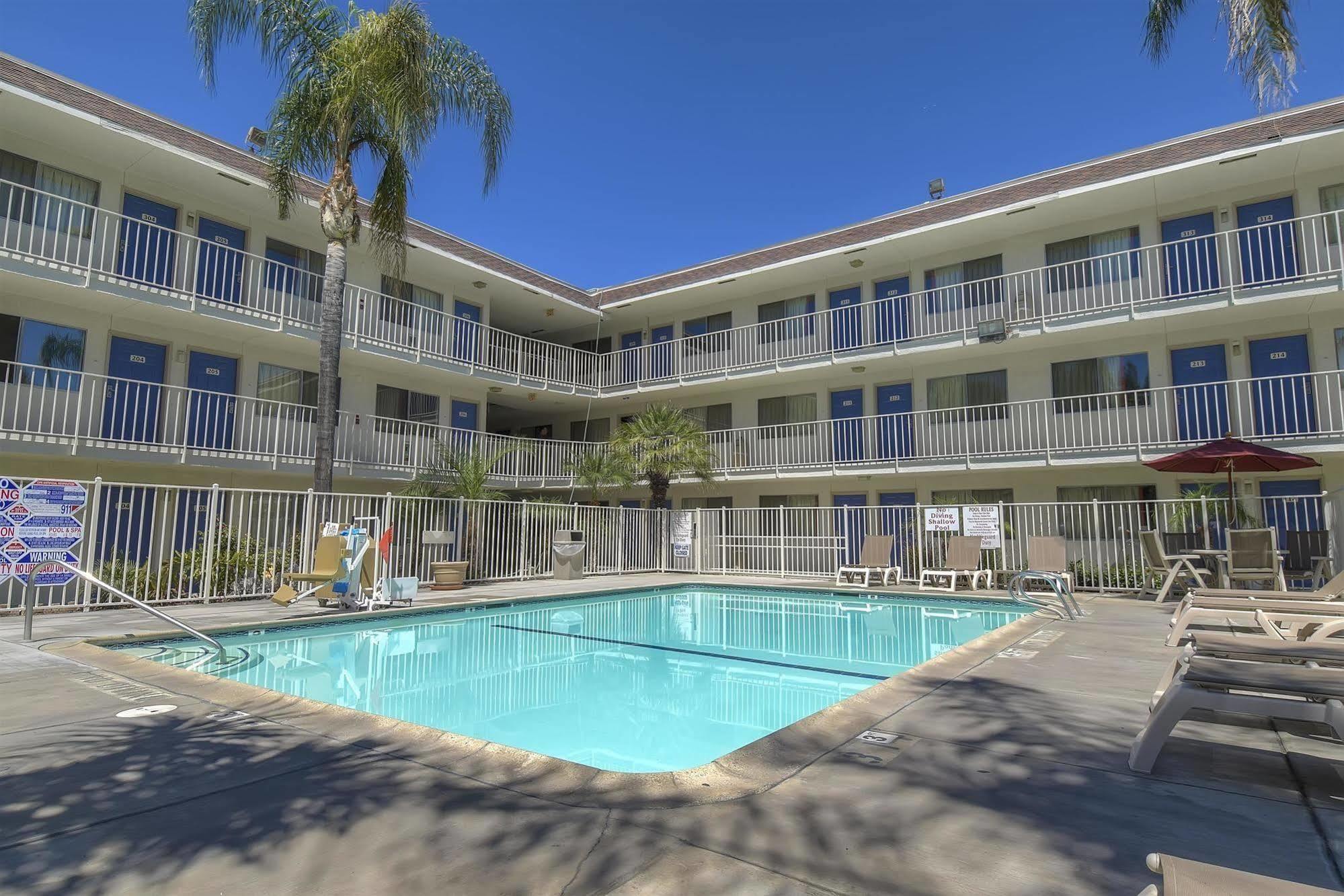 Motel 6-San Bernardino, Ca - North Serrano Village Exterior photo